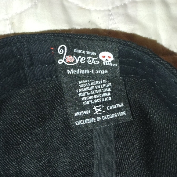 Black Baseball Cap Hat / Neon Green Alien Giving A peace Sign - Picture 3 of 8